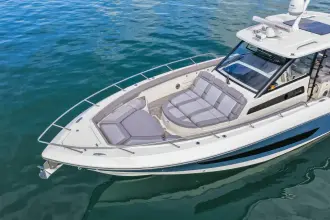 Thumbnail von Boston Whaler 42 Outrage