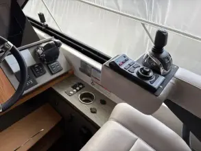 Thumbnail von Tiara Yachts C49