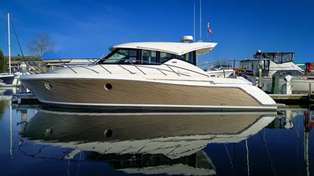 Tiara Yachts 39 Coupe