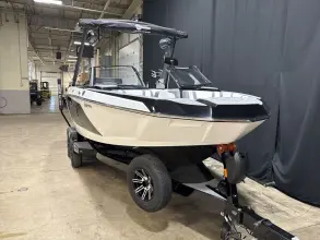 Thumbnail von Malibu Boats 21 LX