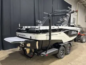Thumbnail von Malibu Boats 21 LX