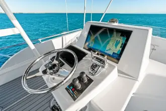 Thumbnail von Hatteras 77 Convertible