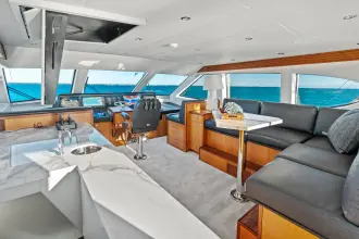 Thumbnail von Hatteras 77 Convertible
