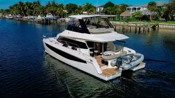 Aquila 42 Yacht