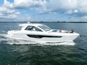 Cruisers Yachts 50 GLS OB