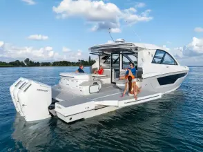 Thumbnail von Cruisers Yachts 50 GLS OB