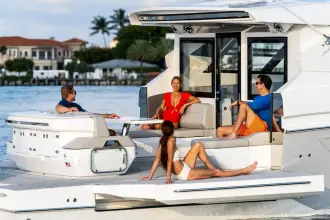 Thumbnail von Cruisers Yachts 50 GLS OB