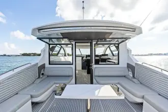 Thumbnail von Cruisers Yachts 50 GLS OB