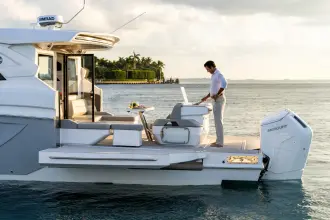 Thumbnail von Cruisers Yachts 50 GLS OB