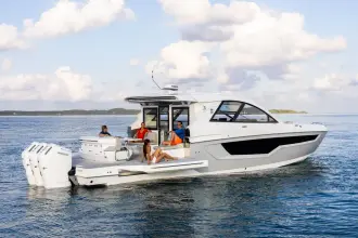 Thumbnail von Cruisers Yachts 50 GLS OB