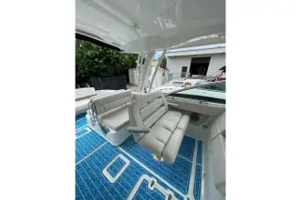 Thumbnail von Boston Whaler 320 Vantage
