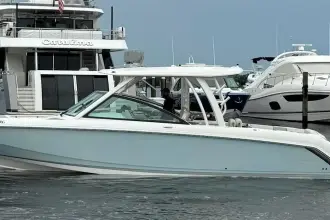 Thumbnail von Boston Whaler 320 Vantage