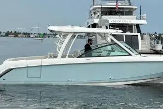 Thumbnail von Boston Whaler 320 Vantage