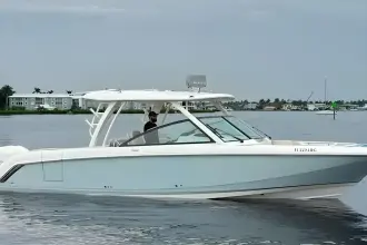 Thumbnail von Boston Whaler 320 Vantage