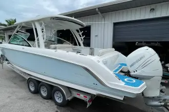 Thumbnail von Boston Whaler 320 Vantage