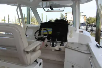 Thumbnail von Boston Whaler 350 Realm