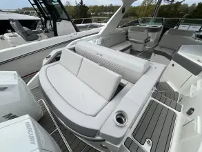 Thumbnail von Sea Ray SLX 310 Outboard