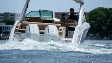 Thumbnail von Sea Ray SLX 310 Outboard