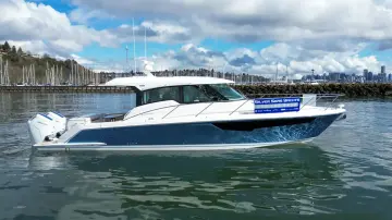 Thumbnail von Tiara Yachts 43LE