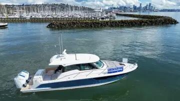 Thumbnail von Tiara Yachts 43LE