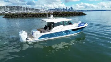Thumbnail von Tiara Yachts 43LE