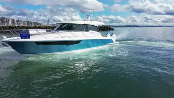 Thumbnail von Tiara Yachts 43LE