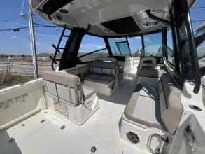 Thumbnail von Boston Whaler 330 Vantage