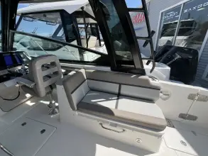 Thumbnail von Boston Whaler 330 Vantage