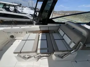 Thumbnail von Boston Whaler 330 Vantage