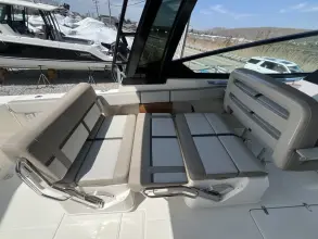 Thumbnail von Boston Whaler 330 Vantage