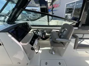 Thumbnail von Boston Whaler 330 Vantage