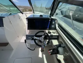 Thumbnail von Boston Whaler 330 Vantage