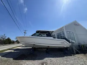 Thumbnail von Boston Whaler 330 Vantage