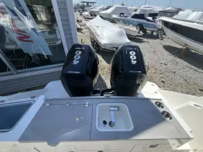 Thumbnail von Boston Whaler 330 Vantage