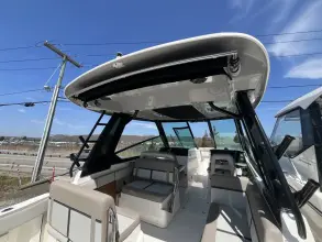 Thumbnail von Boston Whaler 330 Vantage