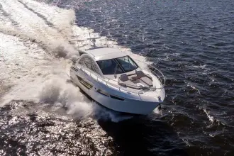 Thumbnail von Cruisers Yachts 50 Cantius