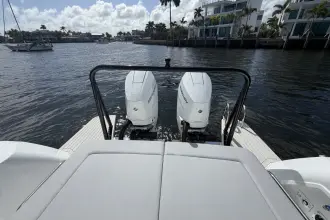 Thumbnail von Cruisers Yachts 38 VTR