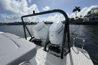 Thumbnail von Cruisers Yachts 38 VTR