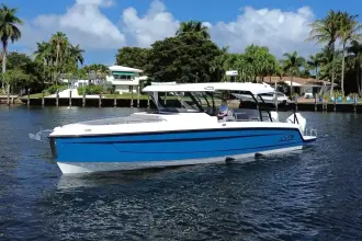 Thumbnail von Cruisers Yachts 38 VTR