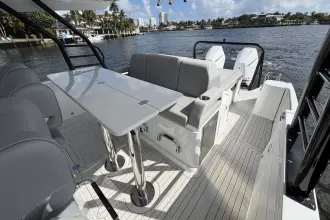 Thumbnail von Cruisers Yachts 38 VTR