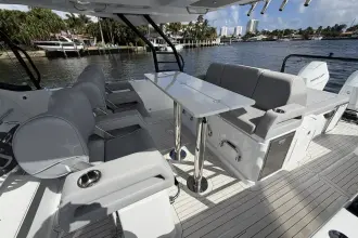 Thumbnail von Cruisers Yachts 38 VTR