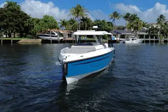 Thumbnail von Cruisers Yachts 38 VTR