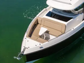 Thumbnail von Cruisers Yachts 38 VTR EC
