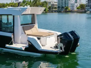 Thumbnail von Cruisers Yachts 38 VTR EC