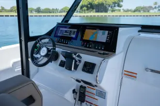 Thumbnail von Cruisers Yachts 38 VTR EC