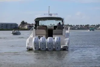 Thumbnail von Boston Whaler 405 Conquest