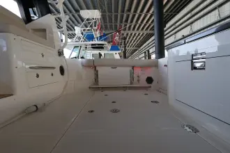 Thumbnail von Boston Whaler 405 Conquest