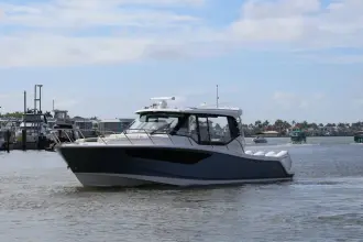 Thumbnail von Boston Whaler 405 Conquest
