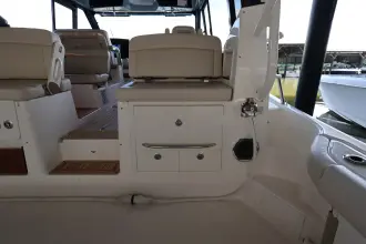 Thumbnail von Boston Whaler 405 Conquest