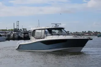 Thumbnail von Boston Whaler 405 Conquest